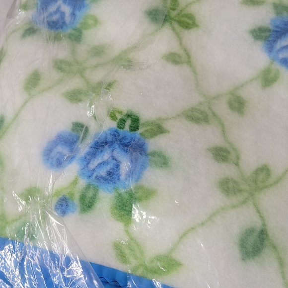 NEW Fieldcrest Acrylic Vintage twin/ C full double side bed - Picture 5 of 7